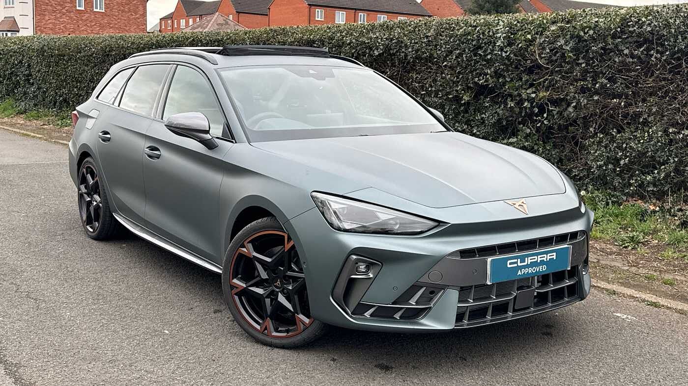 Cupra Leon Estate VZ First Edition 1.5 e-HYBRID DSG-auto 272 6-speed automatic *Matte Paint*