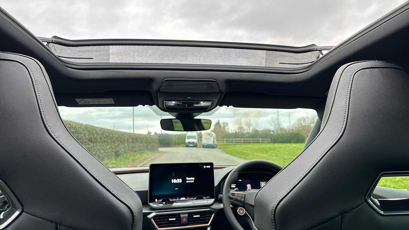 Cupra Leon Estate VZ First Edition 1.5 e-HYBRID DSG-auto 272 6-speed automatic *Matte Paint*